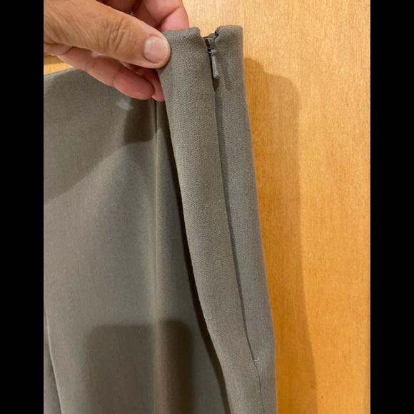 Talbots slacks pristine condition - Picture 5 of 6
